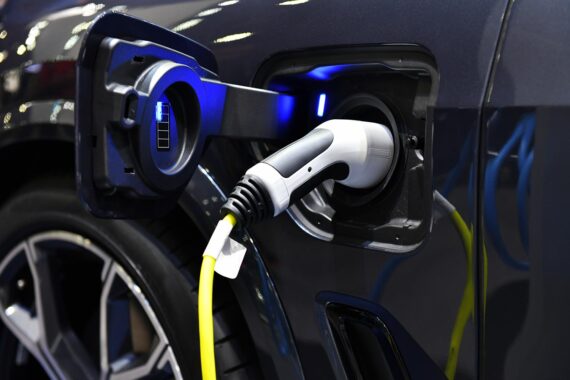 https://rr-energy.fr/wp-content/uploads/2024/02/Bornes-de-recharge-vehicules-electriques-Economies-570x380.jpg