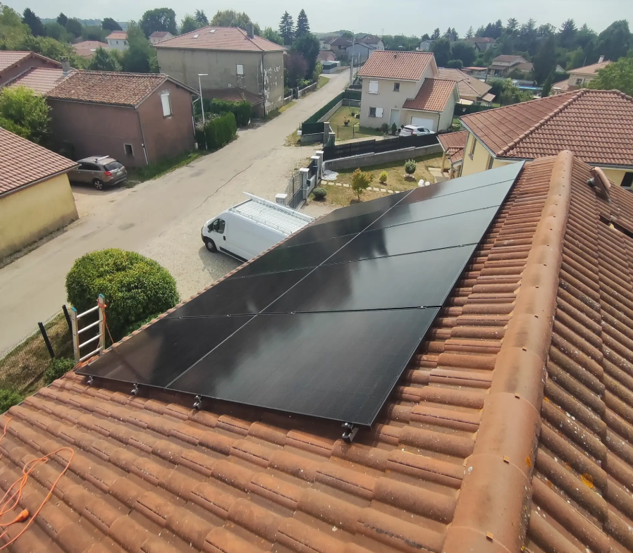 //rr-energy.fr/wp-content/uploads/2026/05/installation-photovoltaique-tramole-5kwc.png
