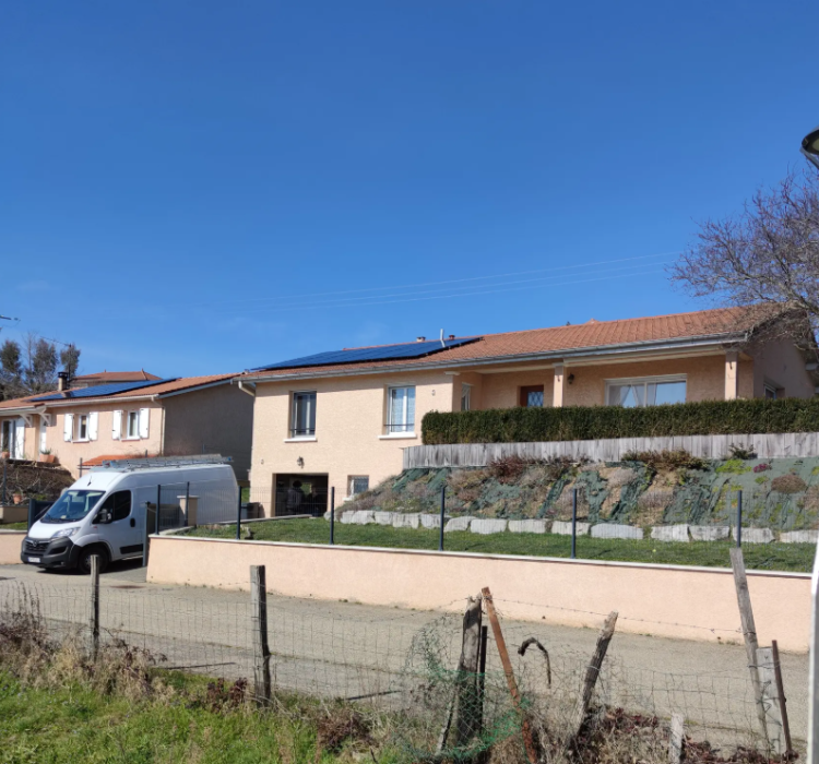 //rr-energy.fr/wp-content/uploads/2026/07/installation-panneau-solaire-6kwc-st-martin-en-haut.png