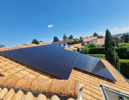//rr-energy.fr/wp-content/uploads/2026/09/installation-panneau_solaire-charly-6kwc.png