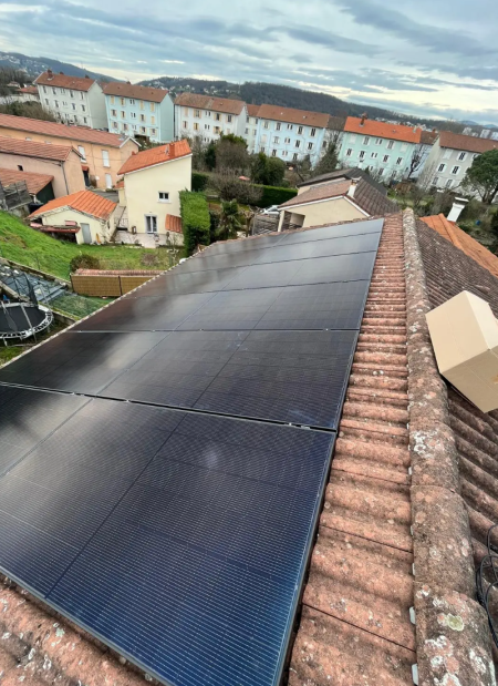 //rr-energy.fr/wp-content/uploads/2026/09/installation-panneau_solaire-grignysur-rhone-6kwc.png